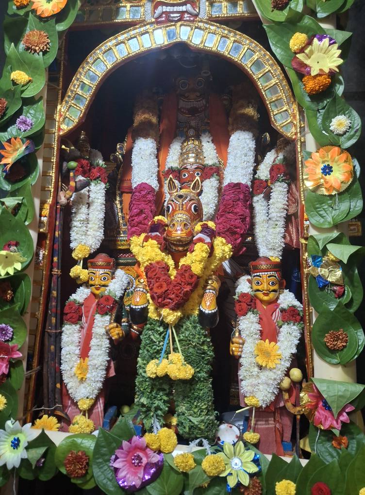 ದೇವಸ್ಥಾನದ ಹೊರಭಾಗ