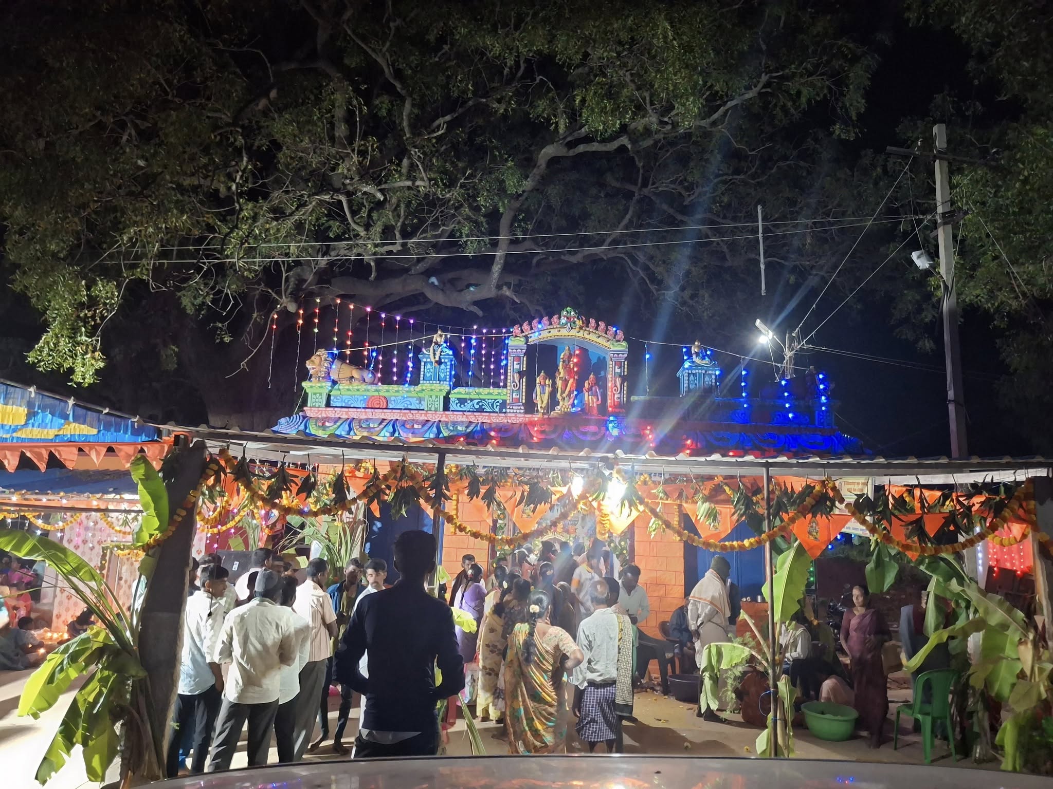 ಮುಖ್ಯ ದೇವರ ದರ್ಶನ