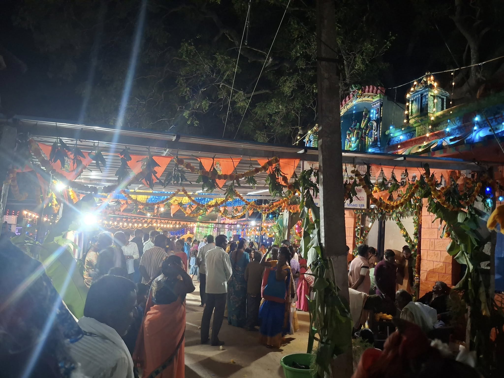 ಮುಖ್ಯ ದೇವರ ದರ್ಶನ